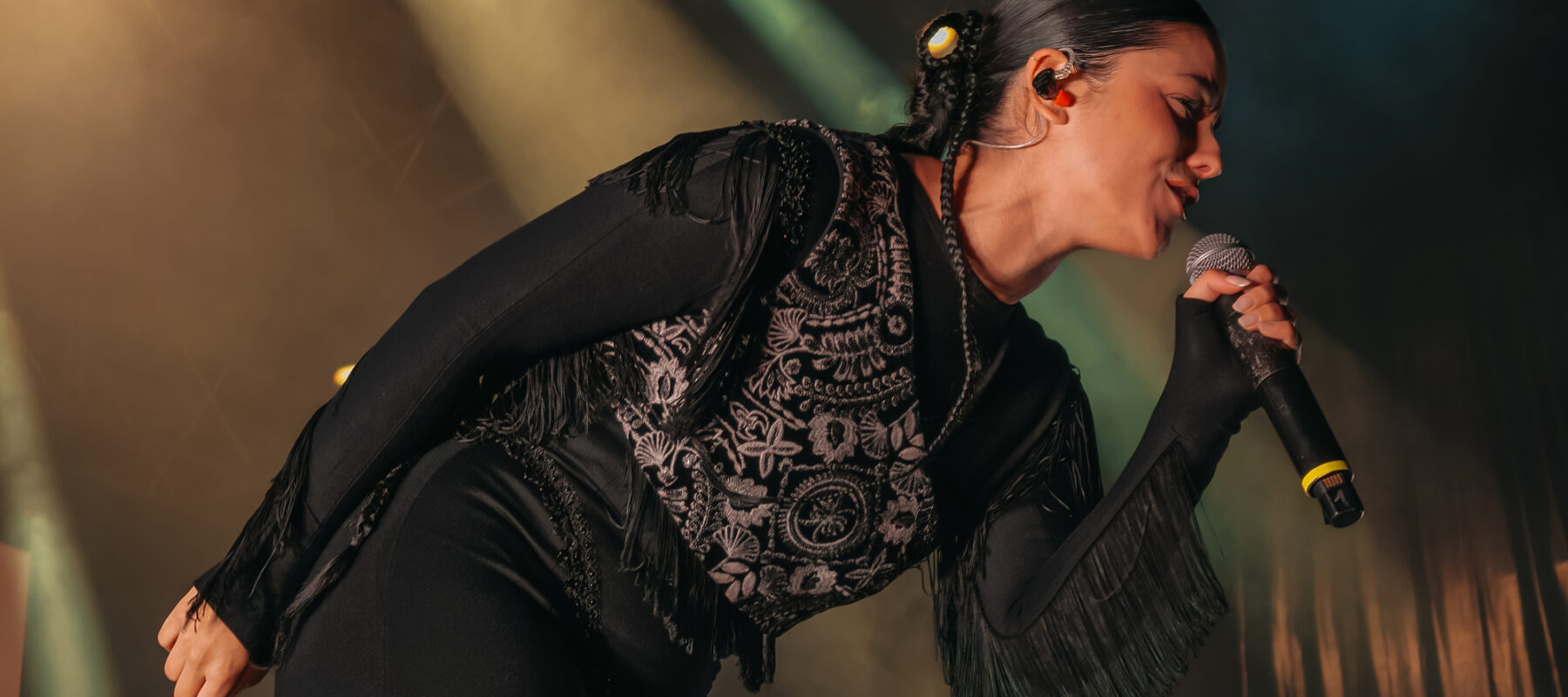 Tanxugueiras’ live performance reimagining folk music with high-energy pop